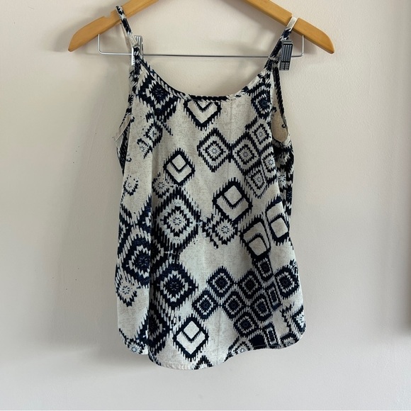 En Creme | Pattern Tank Top - Picture 2 of 4